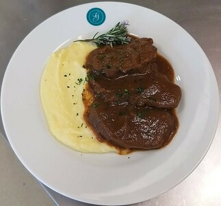 Recetario CARRILLERAS DE TERNERA AL VINO TINTO CON PURÉ DE PATATA